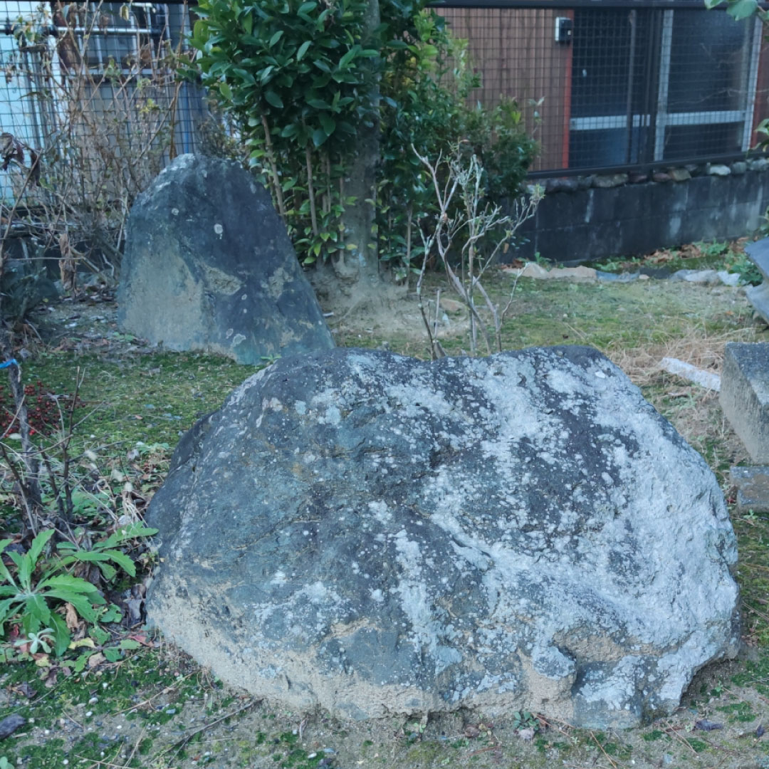 庭石の処分・撤去作業 ｜ 【公式】不用品回収なら岡山片付け110番｜粗大ゴミ回収・ゴミ屋敷・遺品整理など24時間受付中！