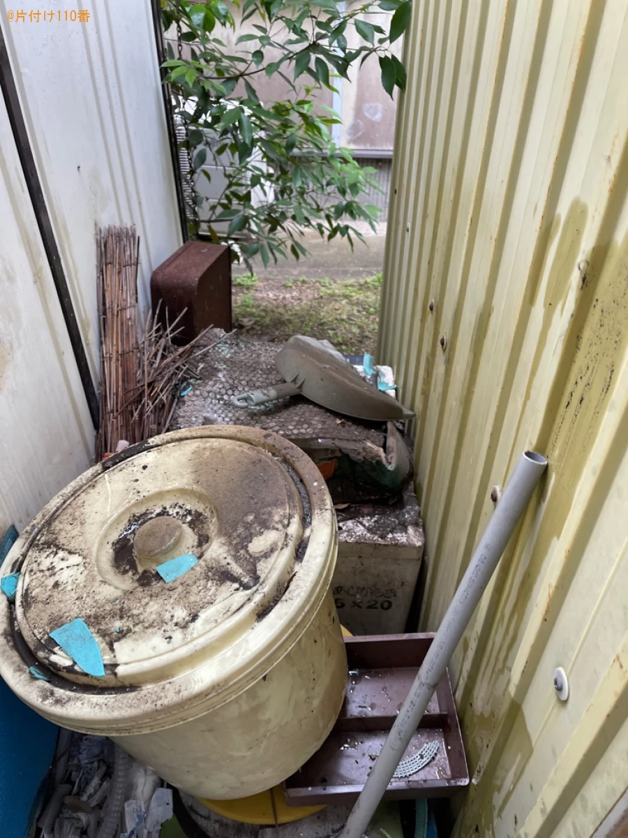【岡山市中区】物置の中にある不用品(椅子、たらい、靴等)の回収