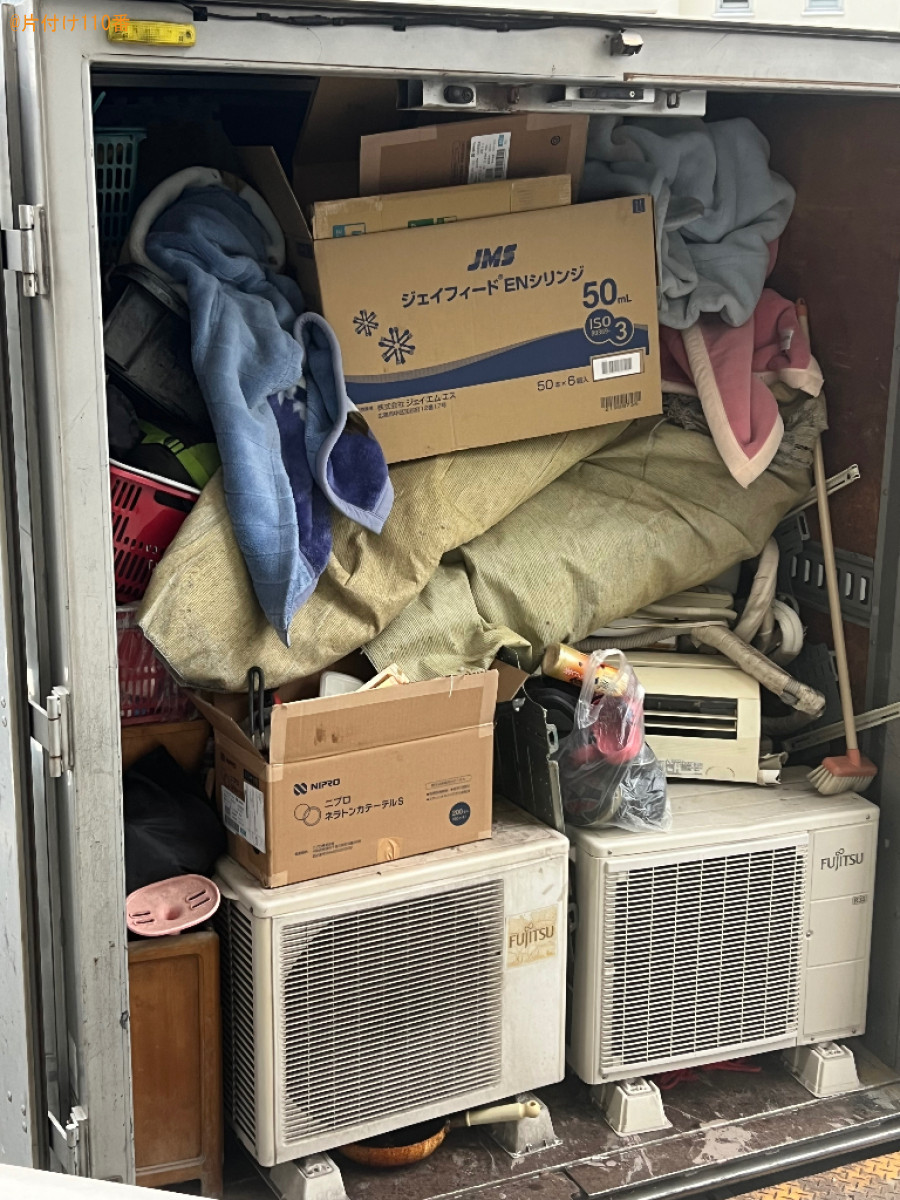 【岡山市南区】ラック、テレビ、テーブル、布団、エアコン等の回収